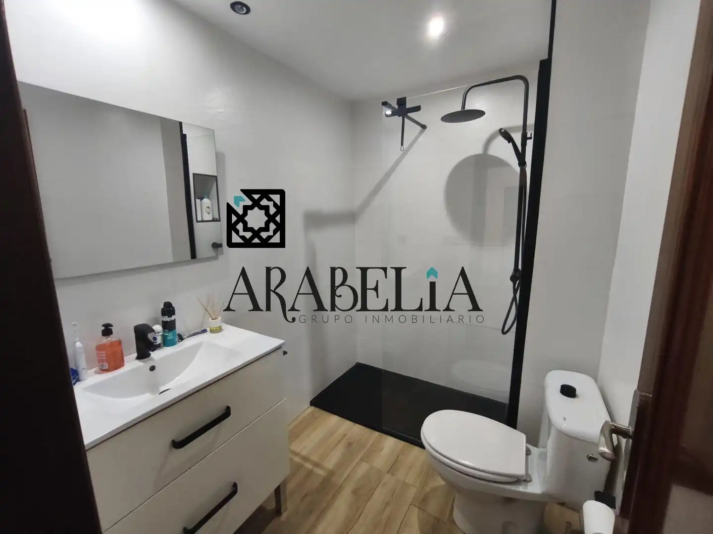 Bathroom of Flat for sale in Córdoba  with Air Conditioner