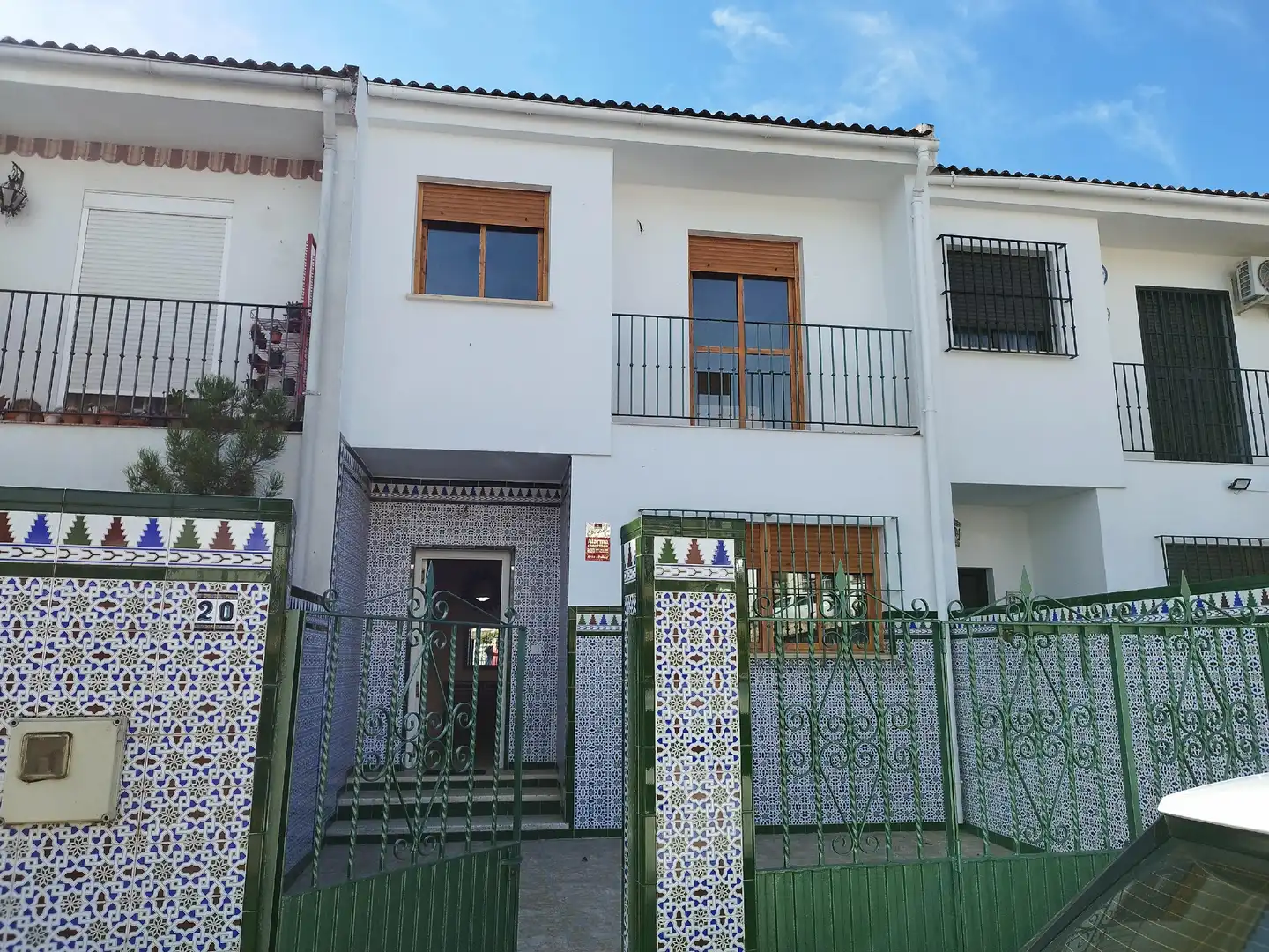 Casa aparellada en venda a Almadén de la Plata, imagen 5