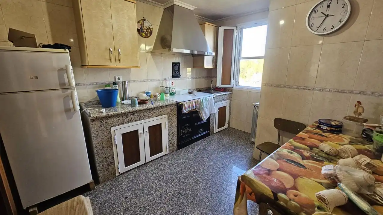 Cuina de Casa o xalet de lloguer en Ponteareas amb Calefacció i Moblat
