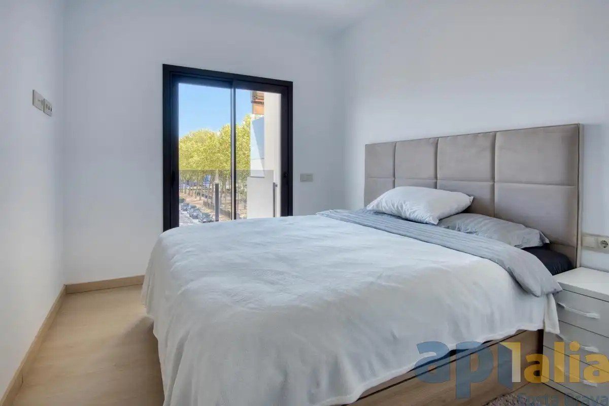 Schlafzimmer von Dachboden zum Verkauf in Castell d'Aro, Platja d'Aro i s'Agaró mit Klimaanlage, Heizung und Terrasse