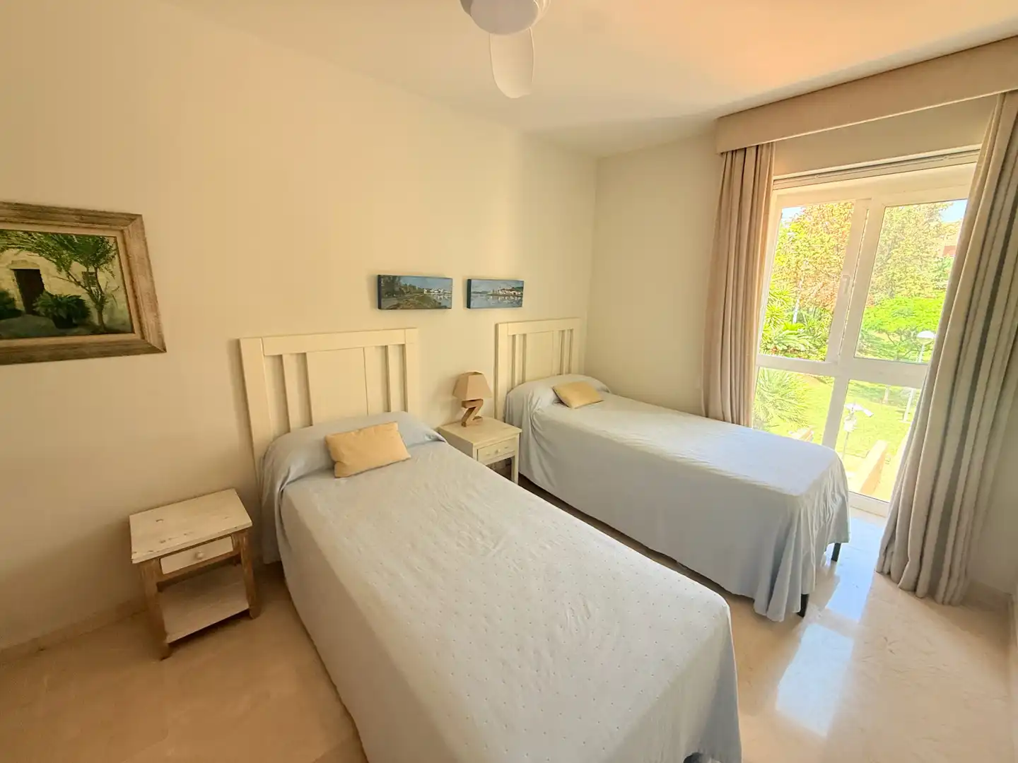Dormitori de Casa adosada de lloguer en Marbella amb Terrassa, Piscina i Piscina comunitària