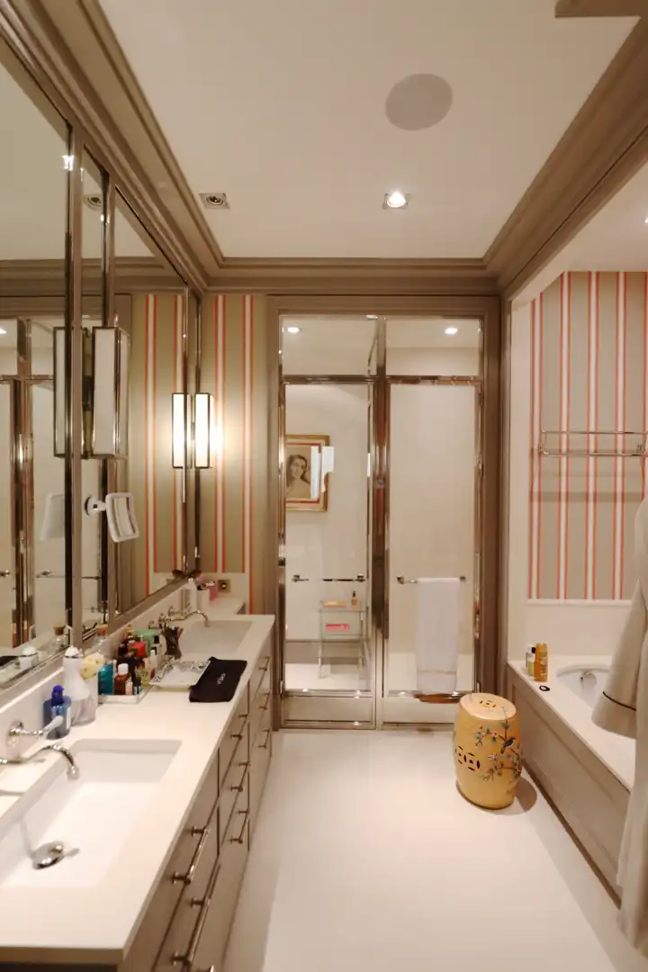 Bathroom of Flat for sale in Madrid  with Air Conditioner, Heating and Storage room