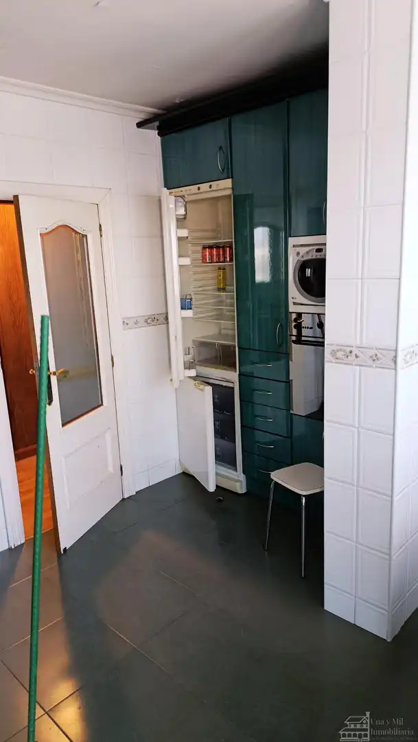 Cuina de Pis en venda en Salamanca amb Calefacció, Parquet i Moblat