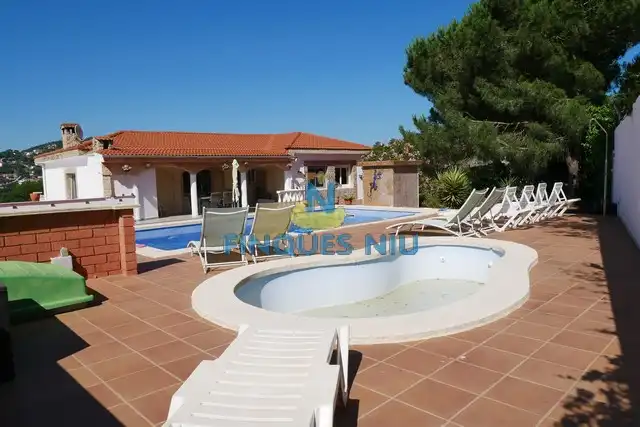 Xalet amb piscina en venda a Avinguda Rafael Albertí, imagen 3
