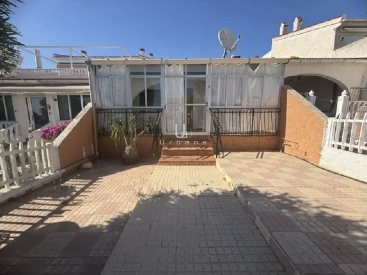 Vista exterior de Casa o xalet en venda en Rojales amb Aire condicionat, Calefacció i Jardí privat