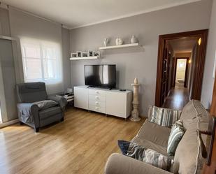 Sala d'estar de Apartament en venda en Montgat amb Balcó
