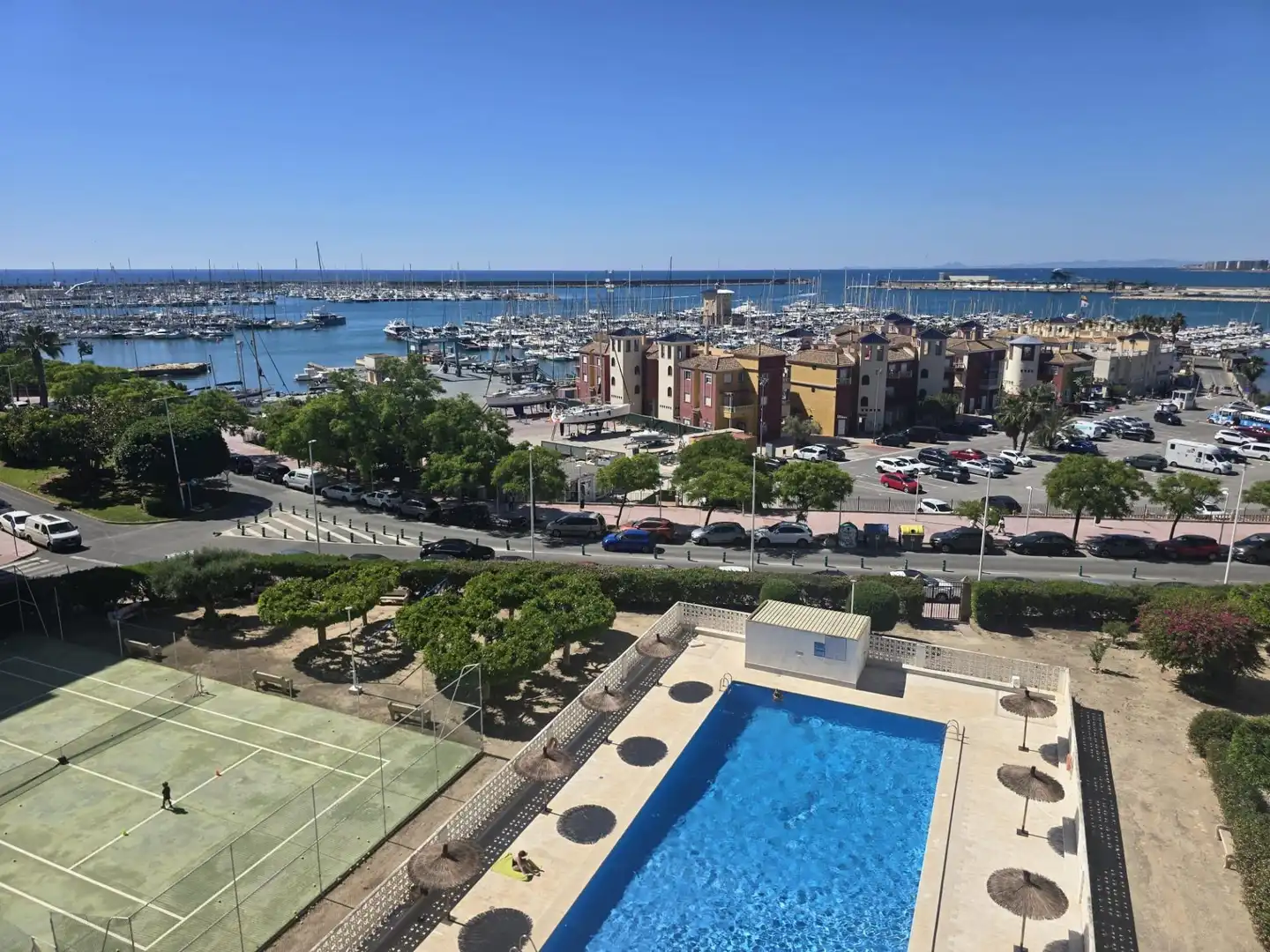 Piscina de Apartamento en venta en Torrevieja con Jardín privado, Terraza y Amueblado