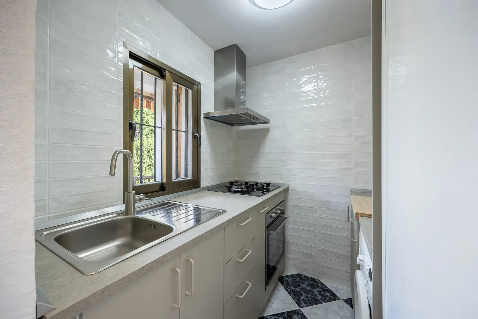 Cuina de Apartament en venda en La Nucia amb Traster i Moblat