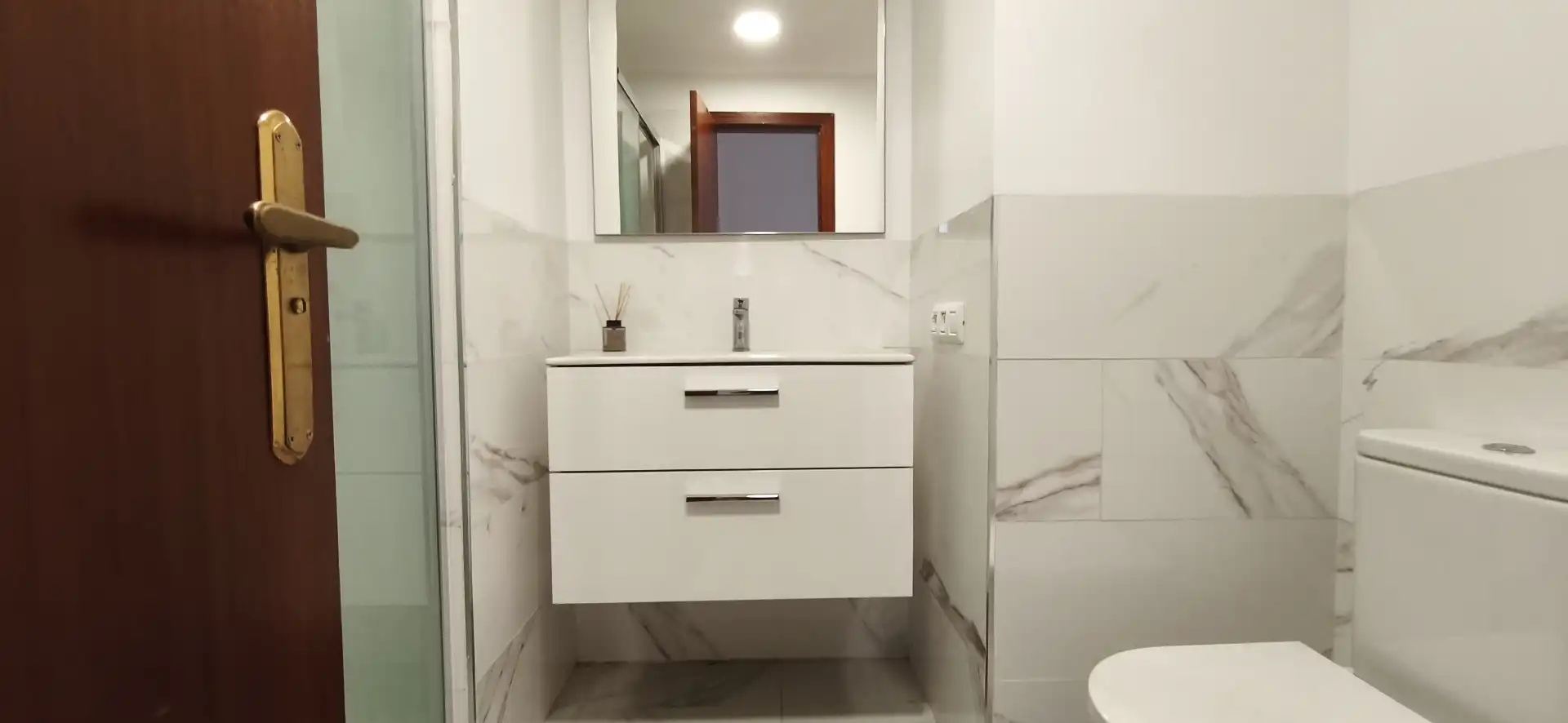 Baño de Piso de alquiler en Santa Cruz de Tenerife con Parquet, Horno y Lavadora