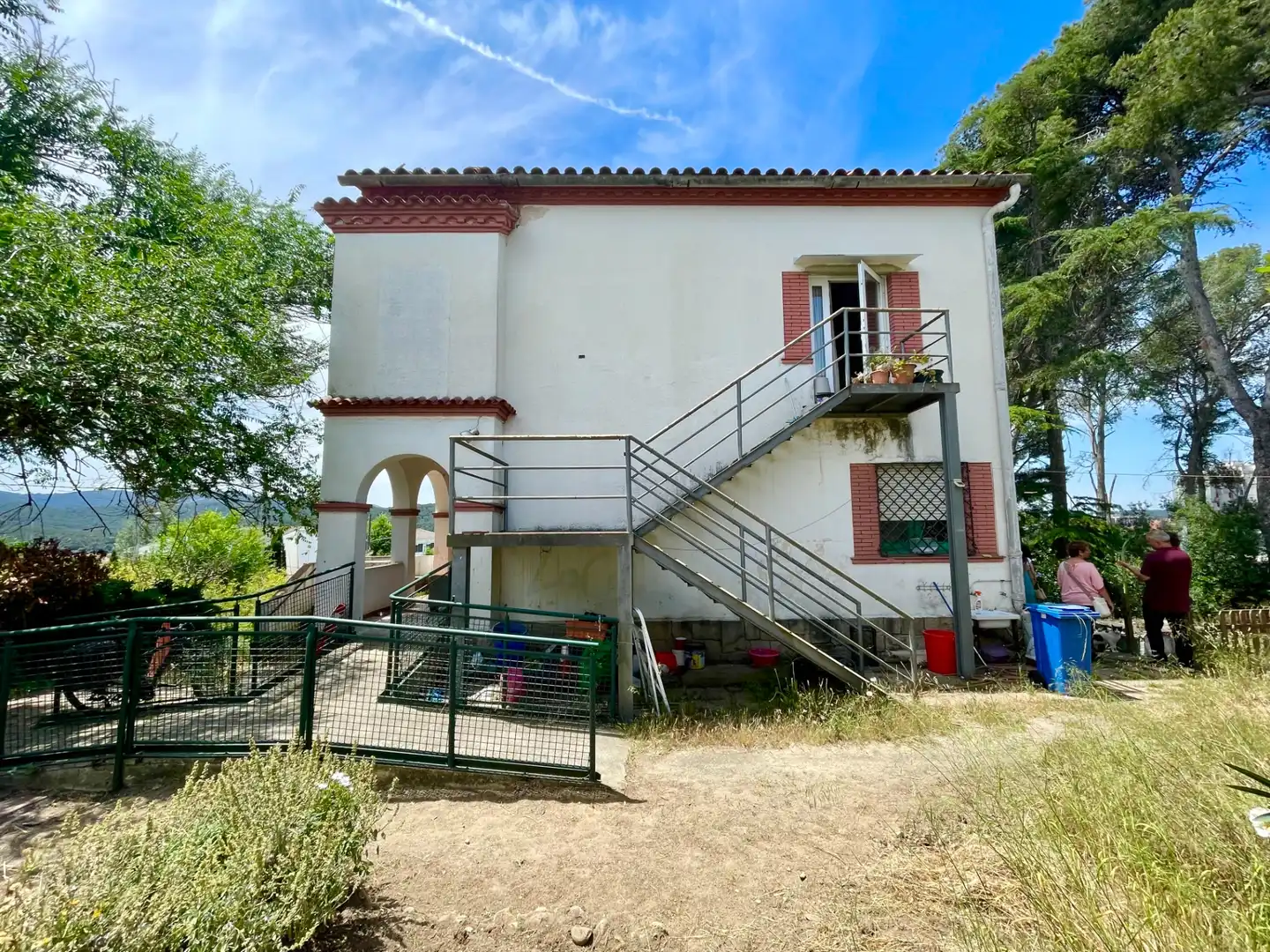 Vista exterior de Casa o xalet en venda en Cerdanyola del Vallès amb Calefacció, Jardí privat i Traster