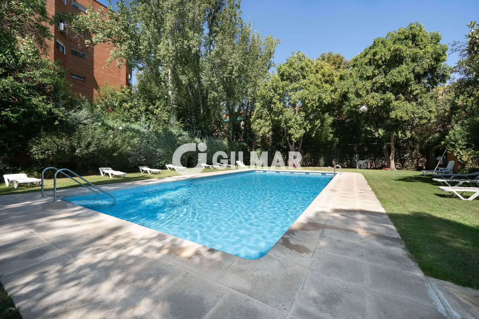 Pis amb piscina en venda a Fuencarral - El Pardo