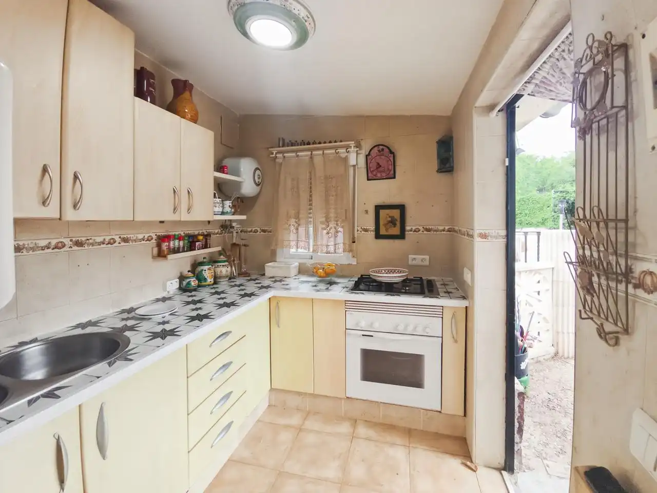 Cocina de Casa o chalet en venta en Barajas de Melo con Aire acondicionado, Calefacción y Jardín privado