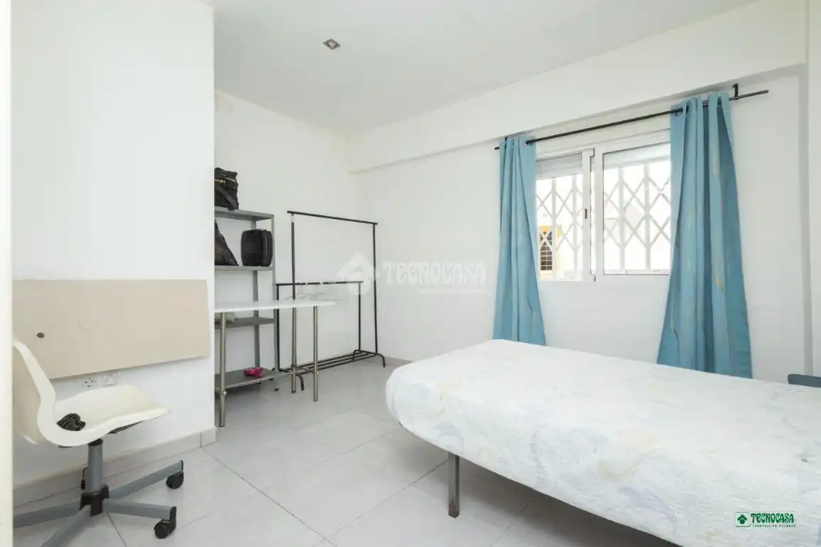 Habitación de Piso en venta en Almería