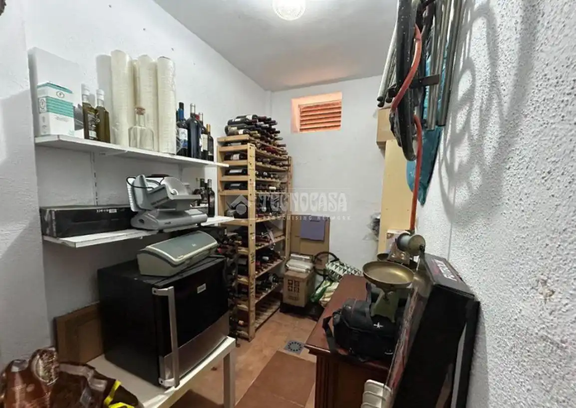 Casa adosada en venta en Baeza con Aire acondicionado, Calefacción y Piscina