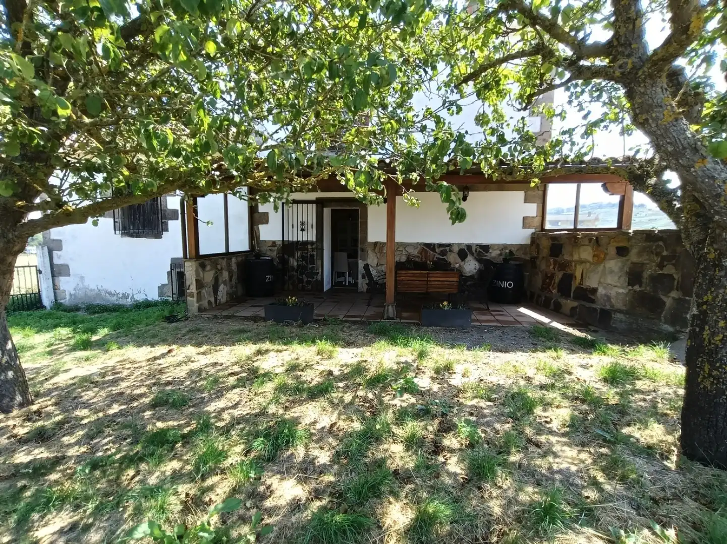 Jardí de Casa o xalet en venda en Las Rozas de Valdearroyo  amb Calefacció i Jardí privat