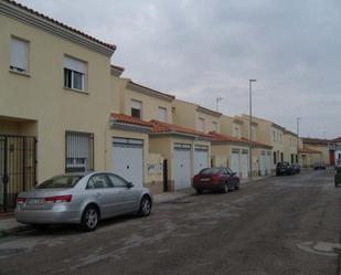 Exterior view of Single-family semi-detached for sale in Tomelloso