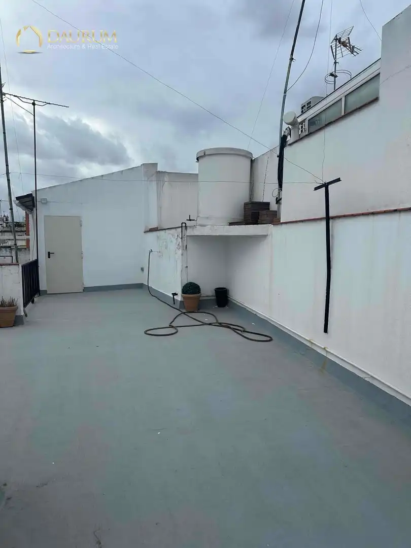 Vista exterior de Piso en venta en Sevilla con Aire acondicionado y Terraza