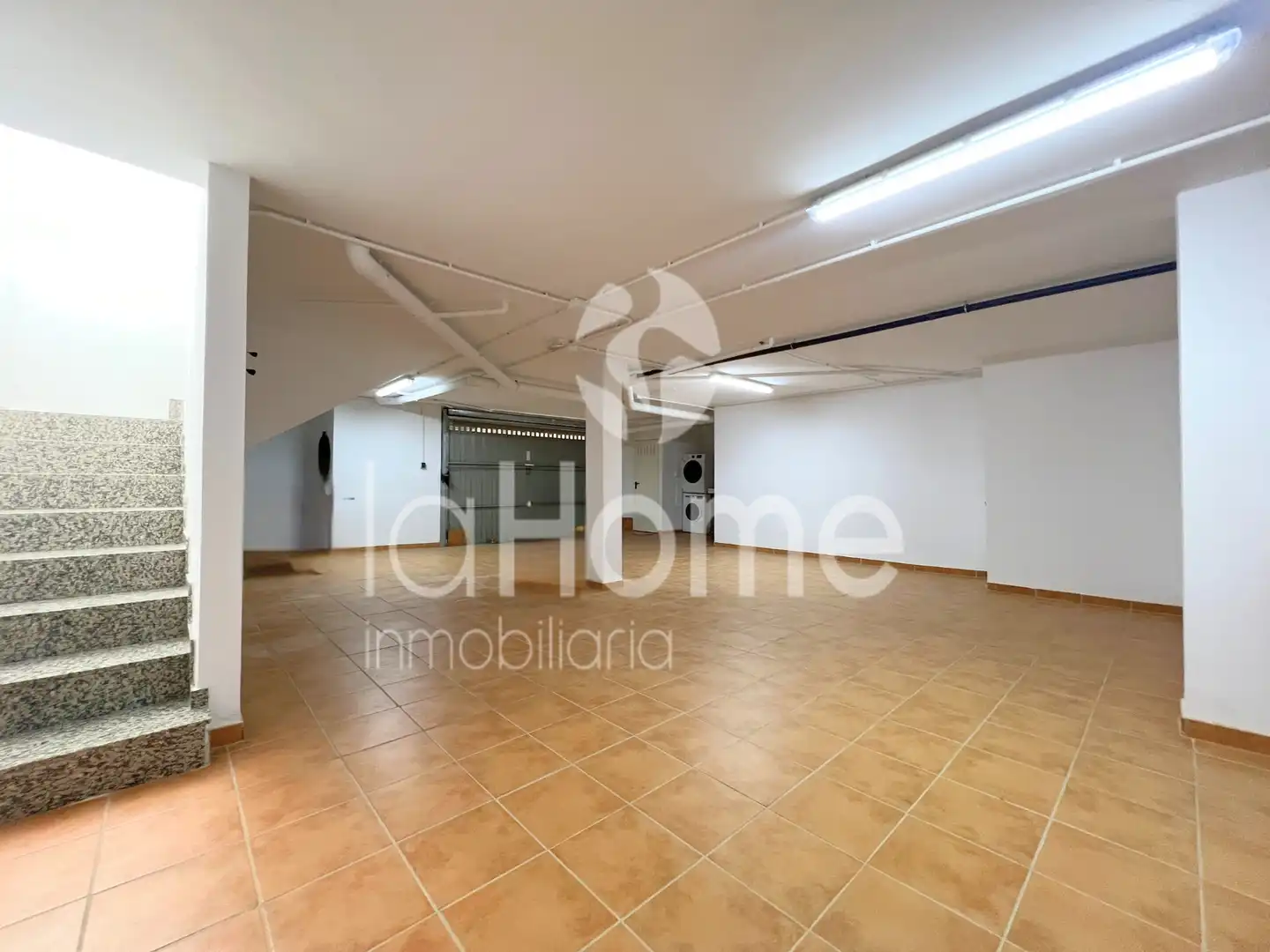 Houses for sale in La Pobla de Vallbona  with Air Conditioner, Parquet flooring and Terrace