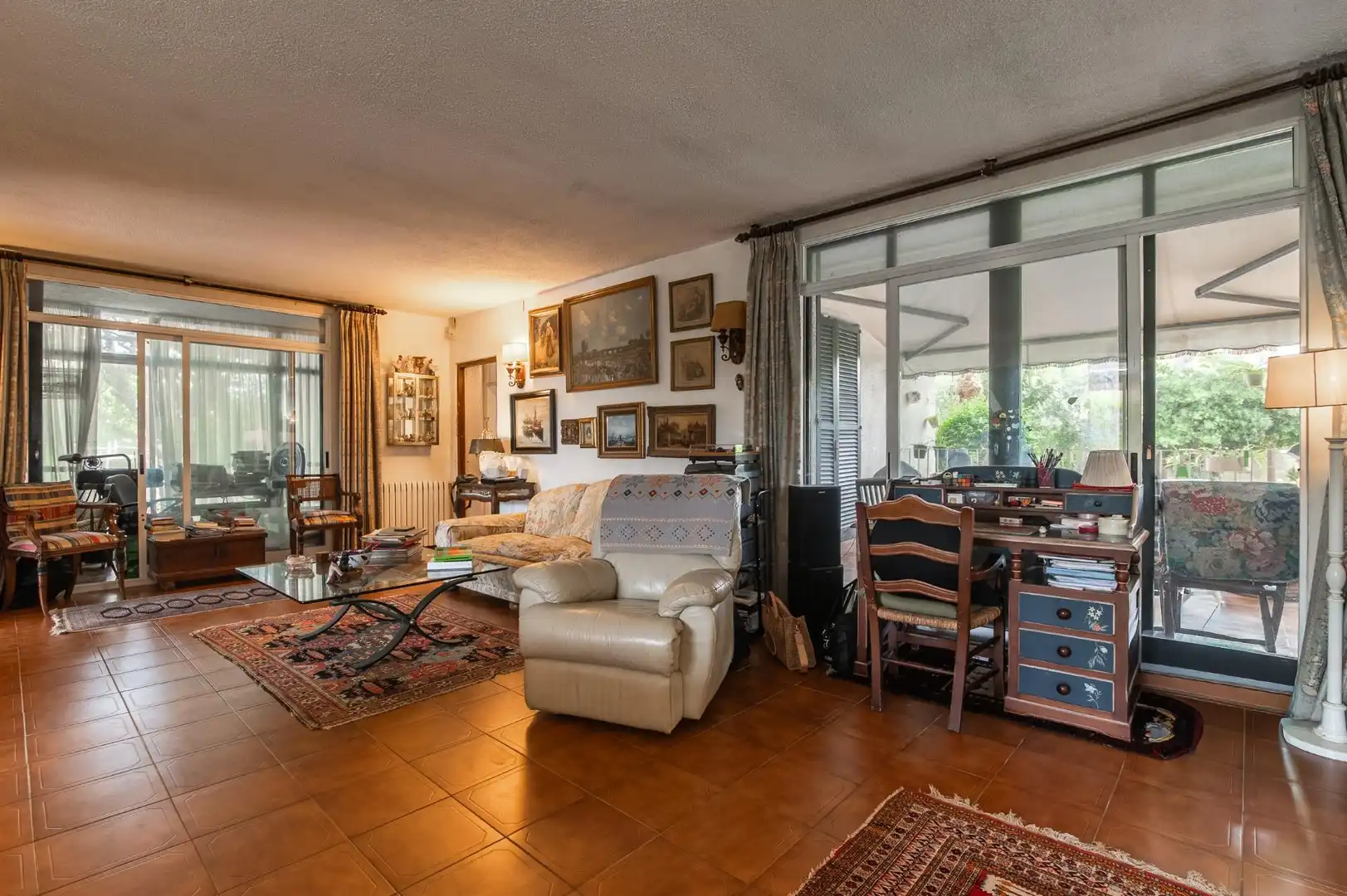 Sala d'estar de Casa o xalet en venda en Castellón de la Plana / Castelló de la Plana amb Calefacció, Jardí privat i Terrassa