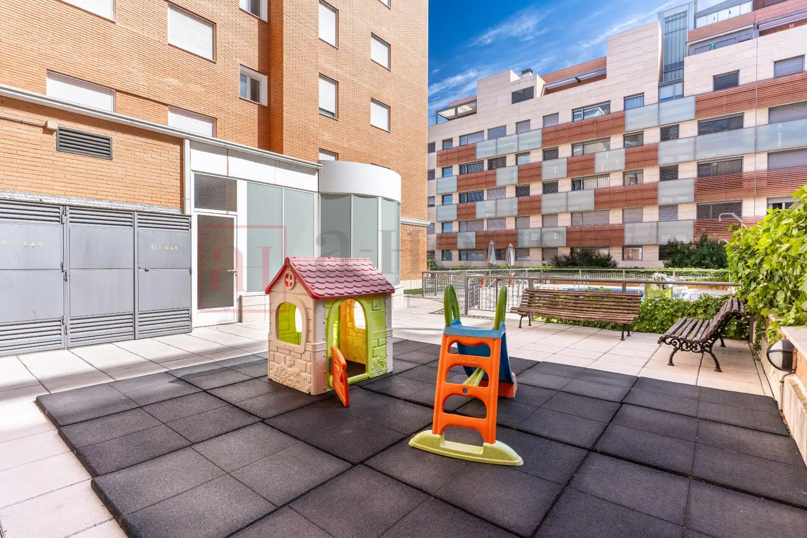 Terrasse von Wohnung zum Verkauf in Madrid mit Klimaanlage, Heizung und Privatgarten