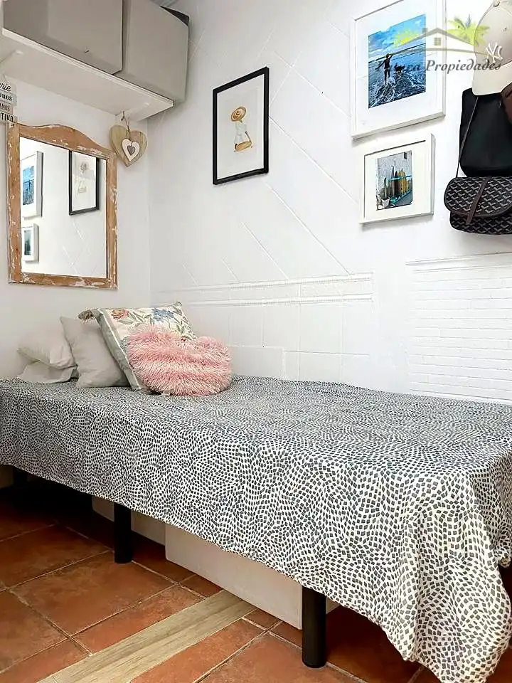 Schlafzimmer von Erdgeschoss zum Verkauf in Haría mit Terrasse