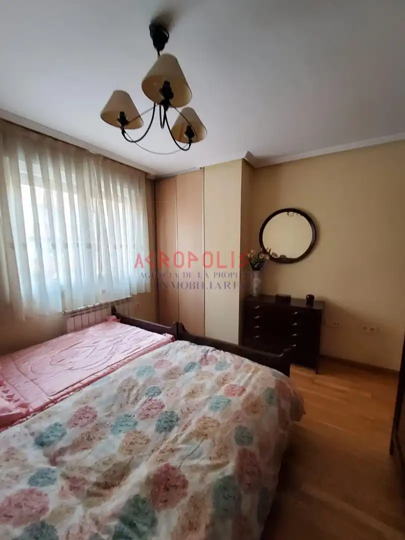 Dormitori de Apartament en venda en San Andrés del Rabanedo amb Calefacció, Terrassa i Traster