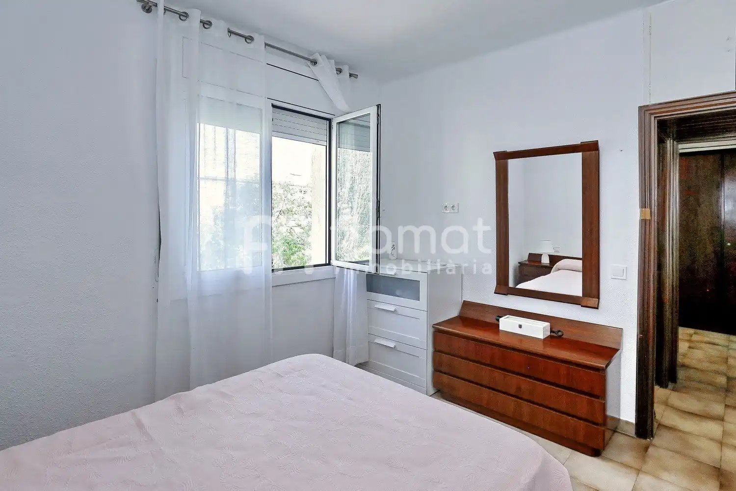 Bedroom of Flat for sale in Sabadell