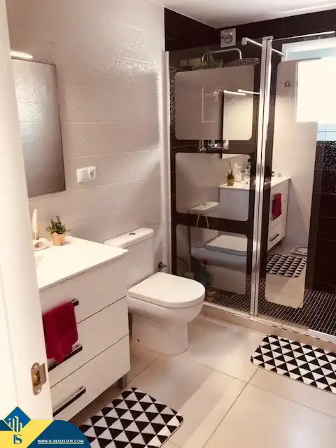 Bany de Casa o xalet en venda en Rojales amb Jardí privat, Terrassa i Piscina
