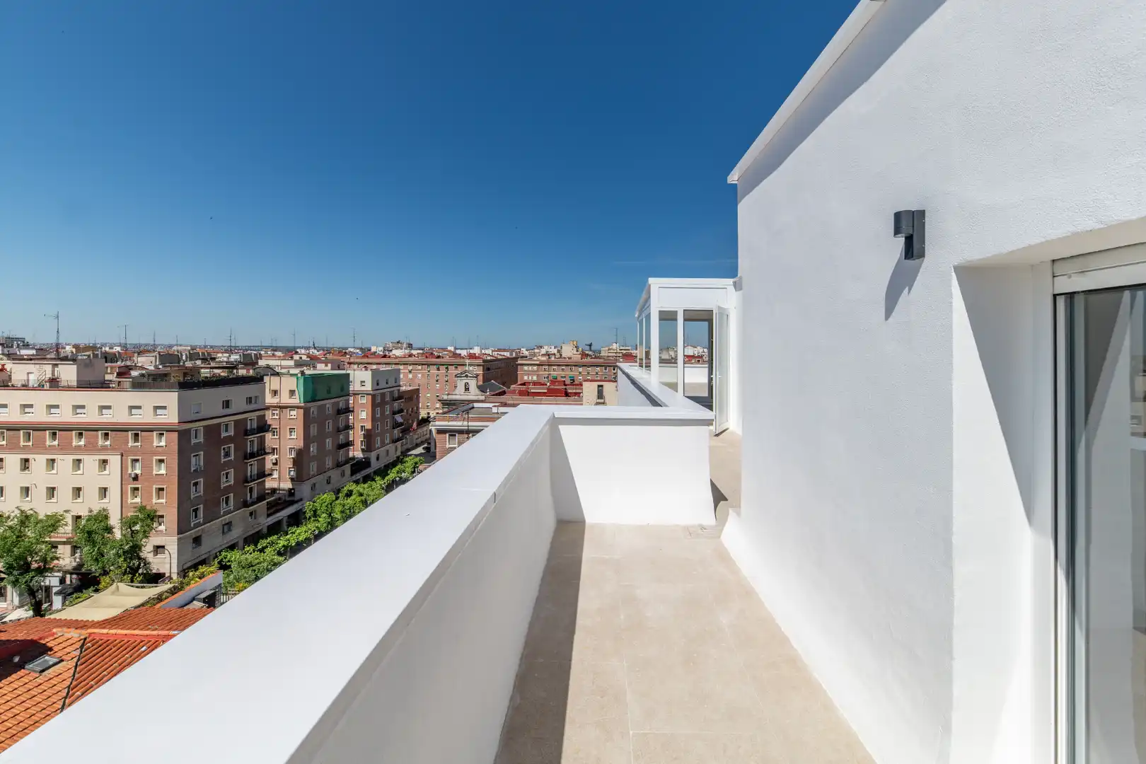 Terrasse von Dachboden zum Verkauf in Madrid mit Klimaanlage, Heizung und Parkett
