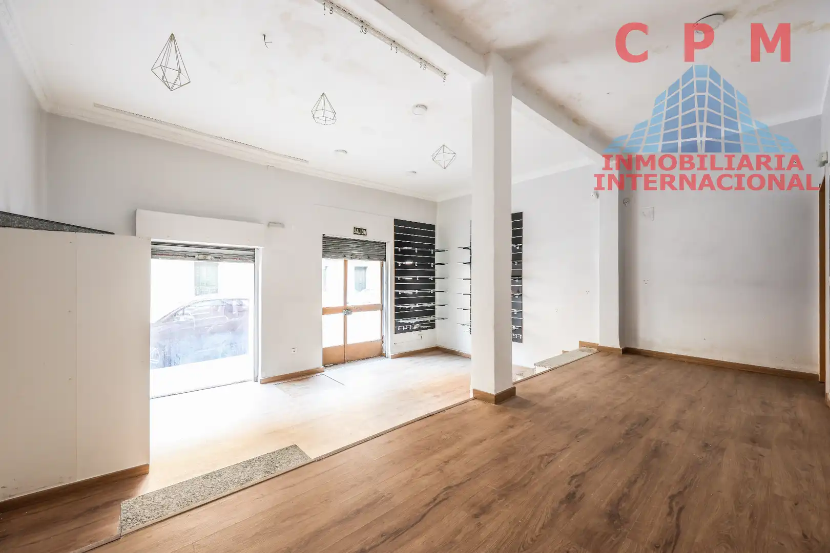 Local en venta en  Madrid Capital con Calefacción y Parquet