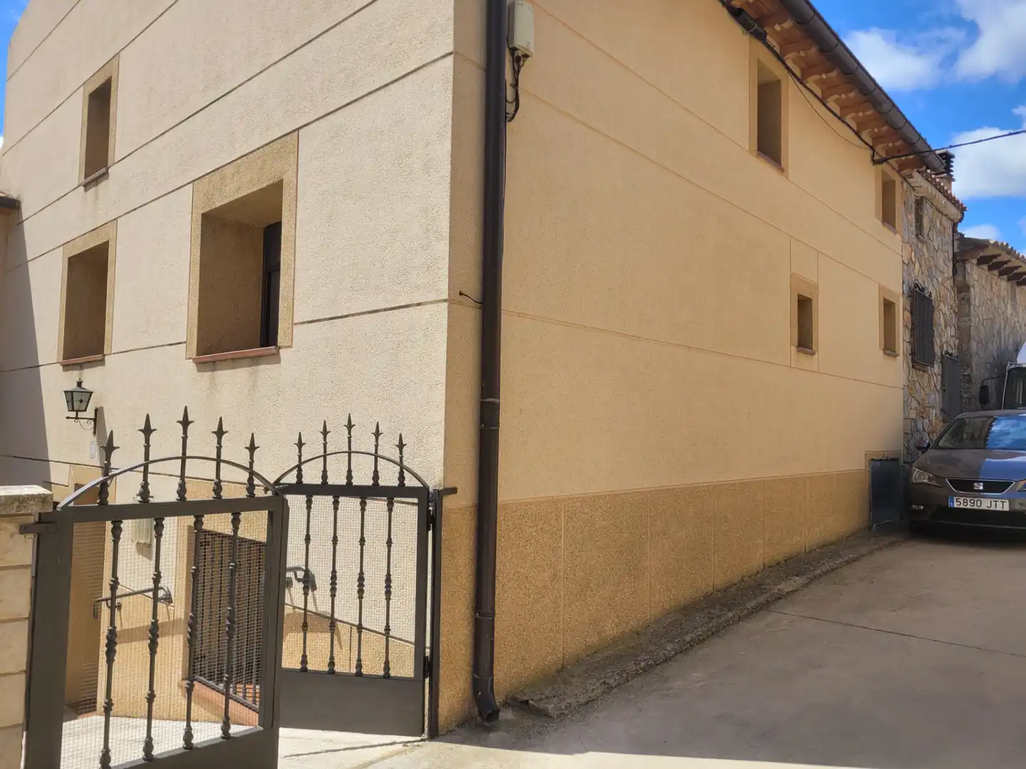 Vista exterior de Finca rústica en venta en Trévago con Calefacción, Terraza y Amueblado