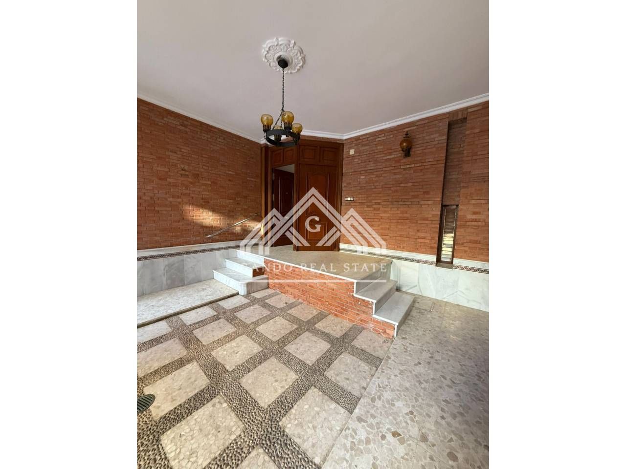 Casa adosada en venda en Dos Hermanas amb Jardí privat i Terrassa