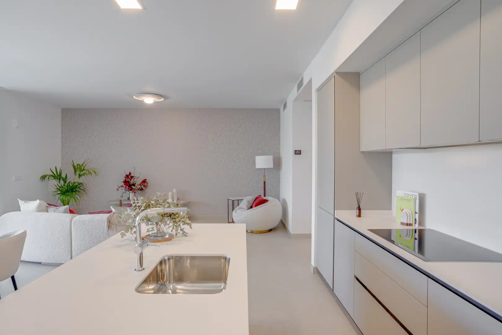 Kitchen of Ground floor for sale in Marbella  with Air Conditioner, Private garden and Terrace