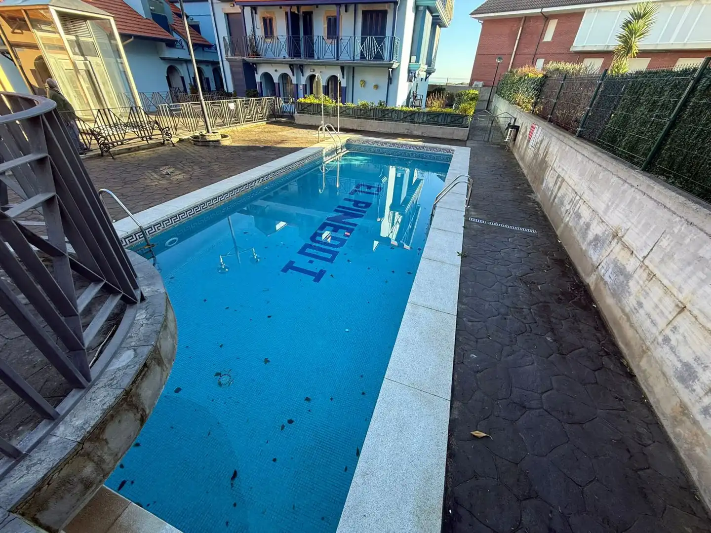 Piscina de Piso en venta en Noja con Calefacción, Terraza y Balcón