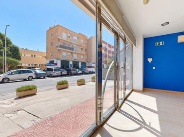 Gewerbefläche zum Verkauf in Calle LEPANTO 1