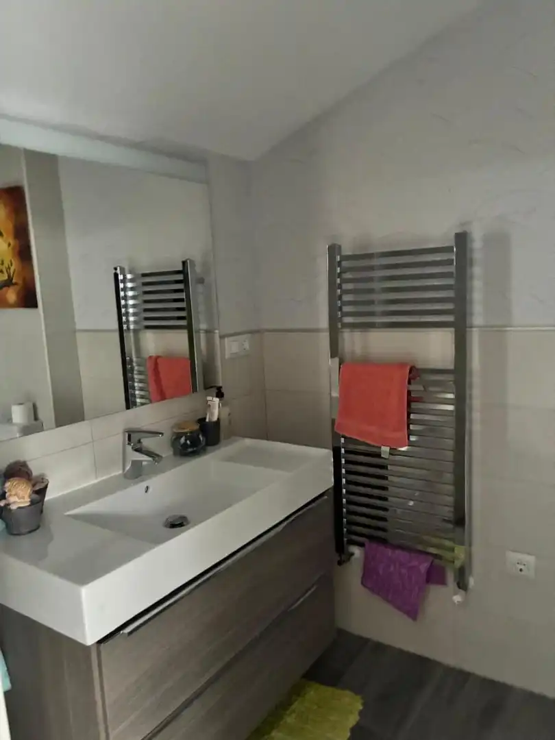 Badezimmer von Einfamilien-Reihenhaus zum Verkauf in Soria Capital  mit Heizung, Privatgarten und Terrasse