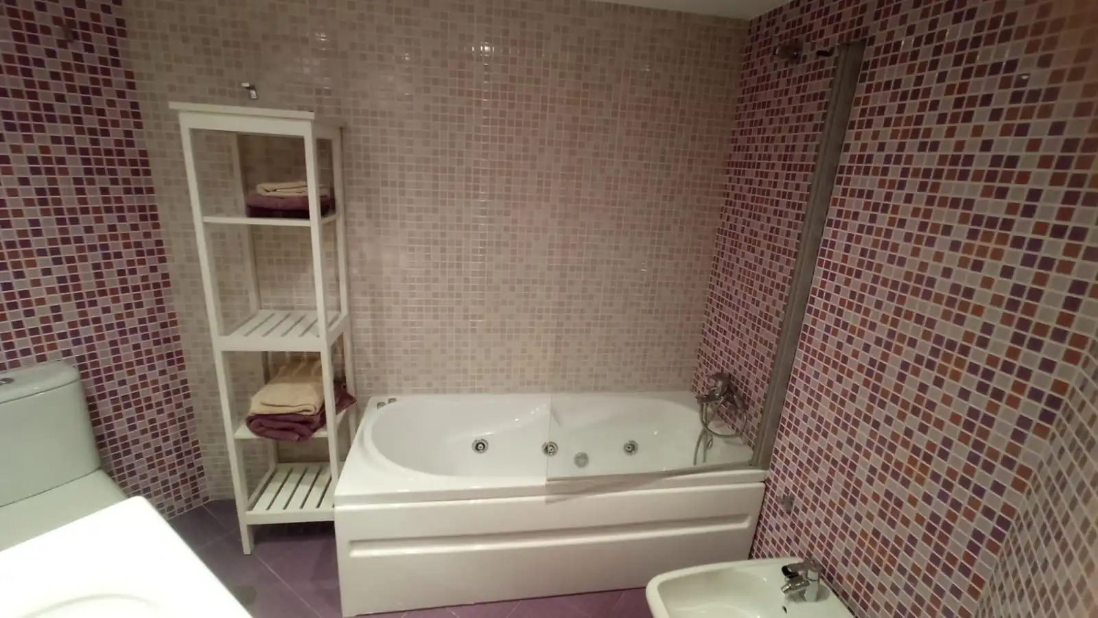 Baño de Ático de alquiler en Oviedo  con Calefacción, Terraza y Trastero