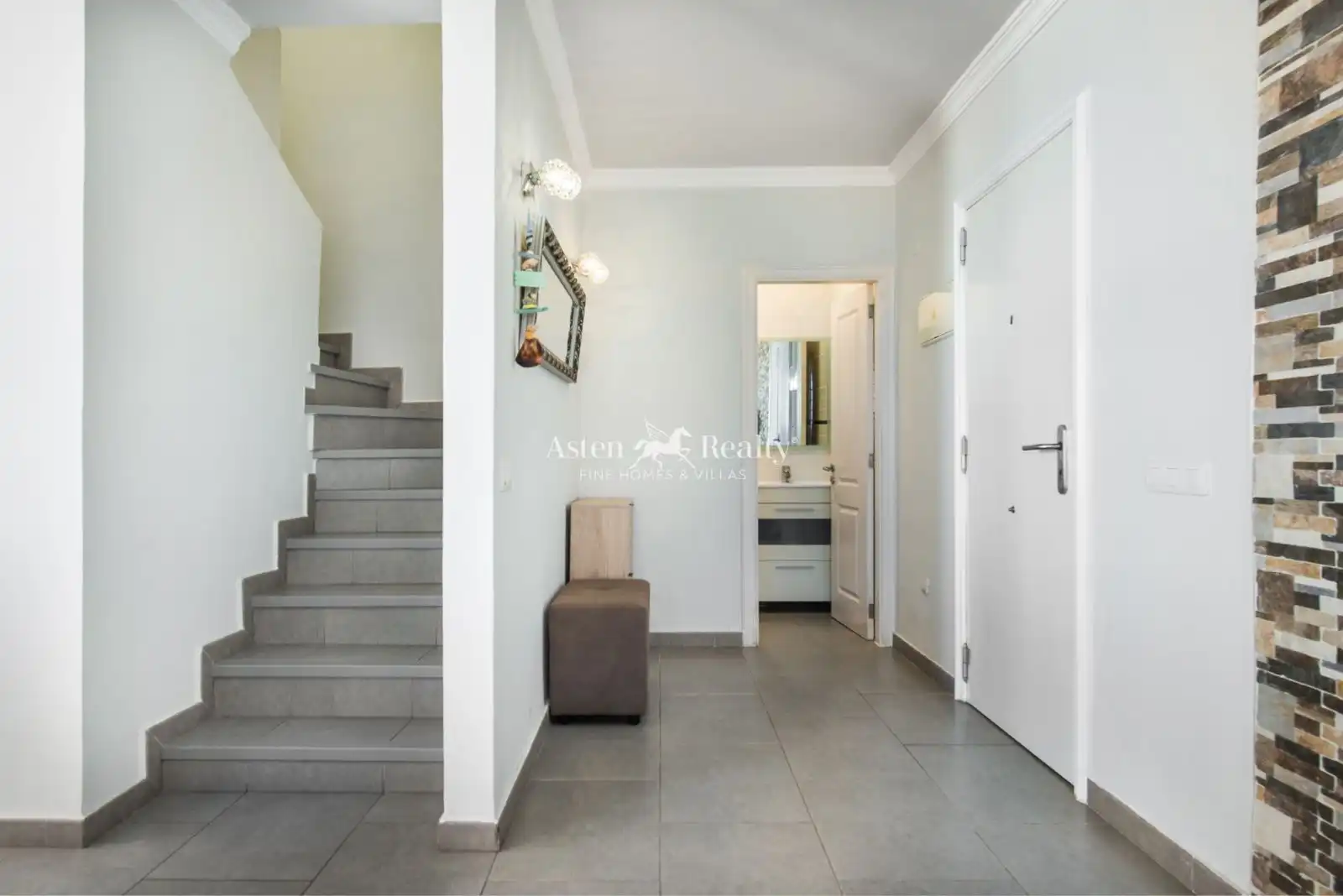 Casa a schiera con piscina in vendita a Europa, imagen 2