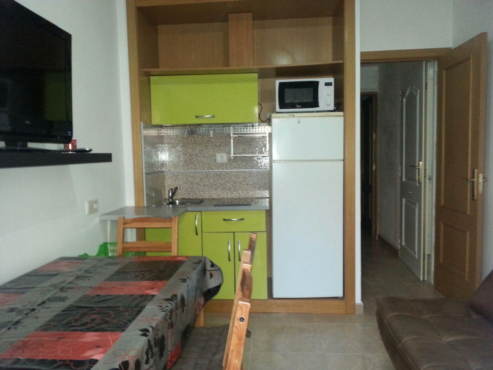Cuina de Apartament de lloguer en Málaga Capital amb Moblat, Rentadora i TV