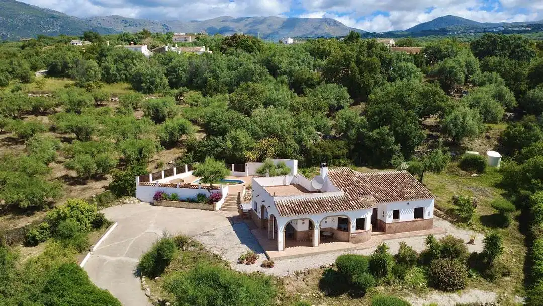 House with pool for sale in Calle El Regao 2, imagen 2