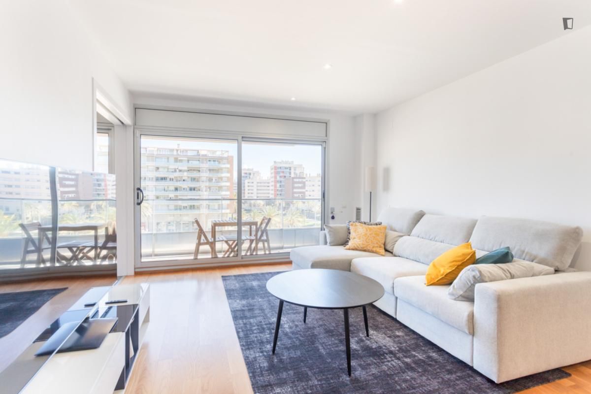 Sala de estar de Apartamento de alquiler en Badalona con Aire acondicionado, Amueblado y Horno