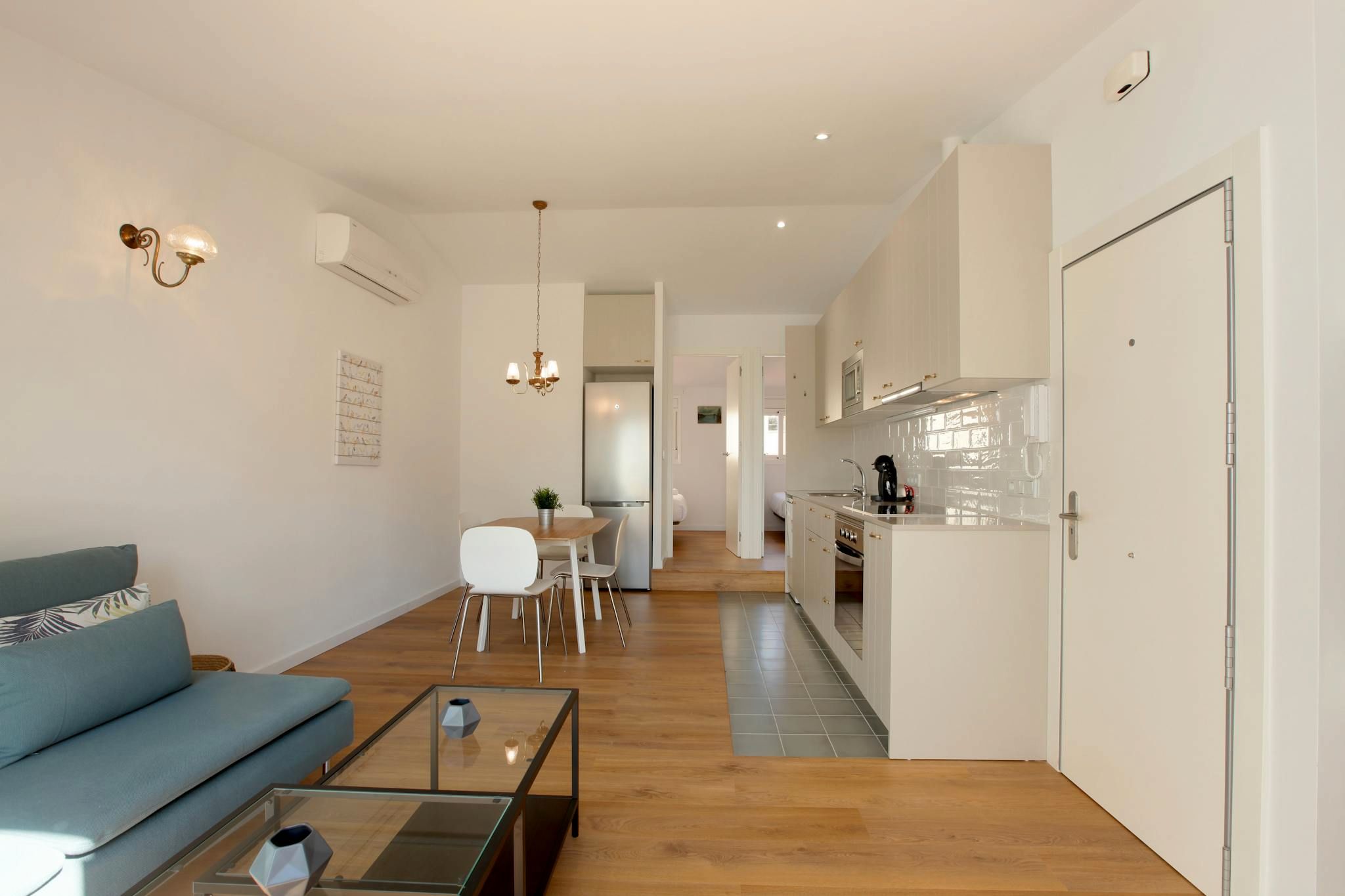 Sala de estar de Piso de alquiler en  Barcelona Capital con Aire acondicionado, Calefacción y Amueblado