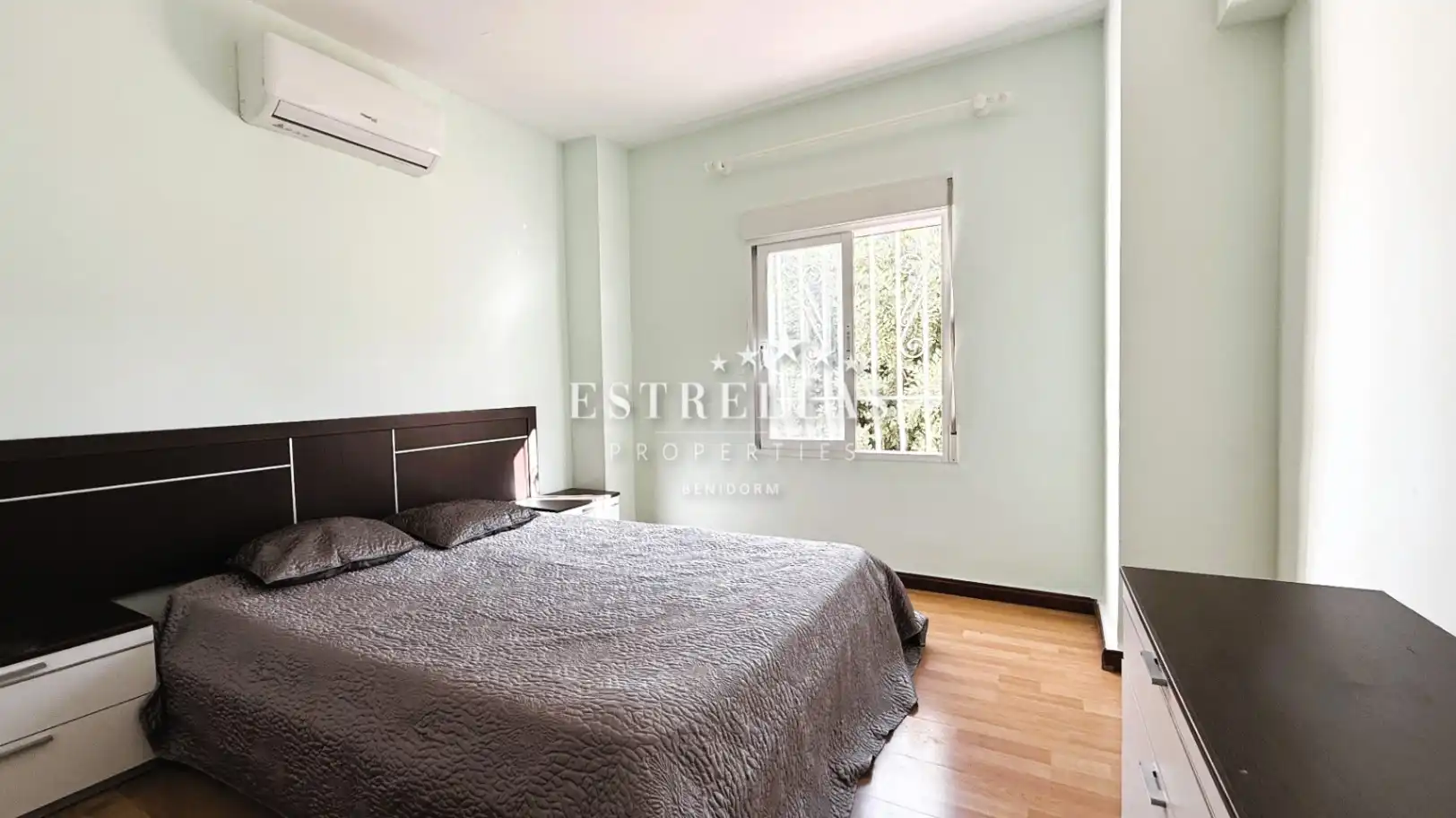 Habitación de Casa o chalet en venta en La Nucia con Aire acondicionado, Calefacción y Jardín privado