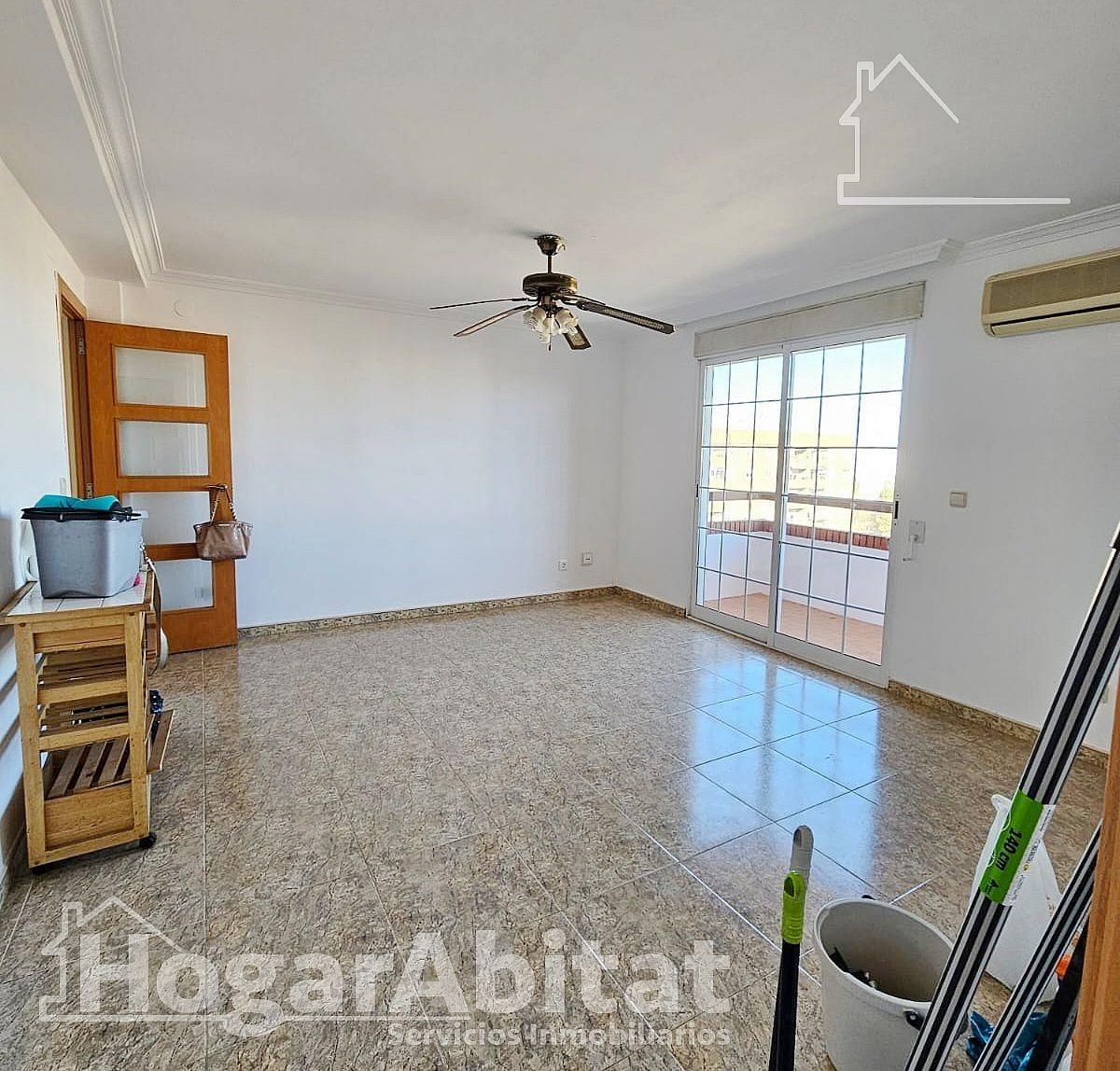 Sala d'estar de Àtic en venda en  Valencia Capital amb Aire condicionat, Terrassa i Balcó