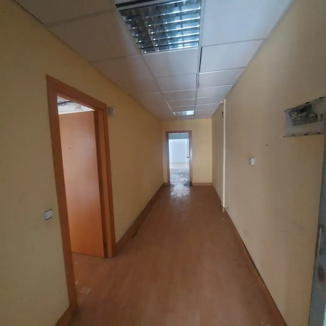 Local en venta en L'Hospitalet de Llobregat con Alarma