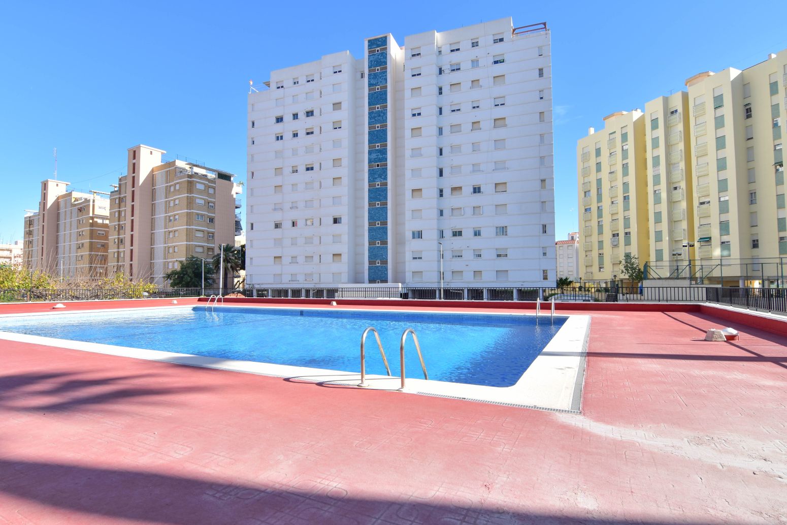 Swimming pool of Flat for sale in La Pobla de Farnals  with Air Conditioner, Private garden and Swimming Pool