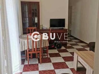 Living room of Flat for sale in  Sevilla Capital  with Air Conditioner, Heating and Terrace