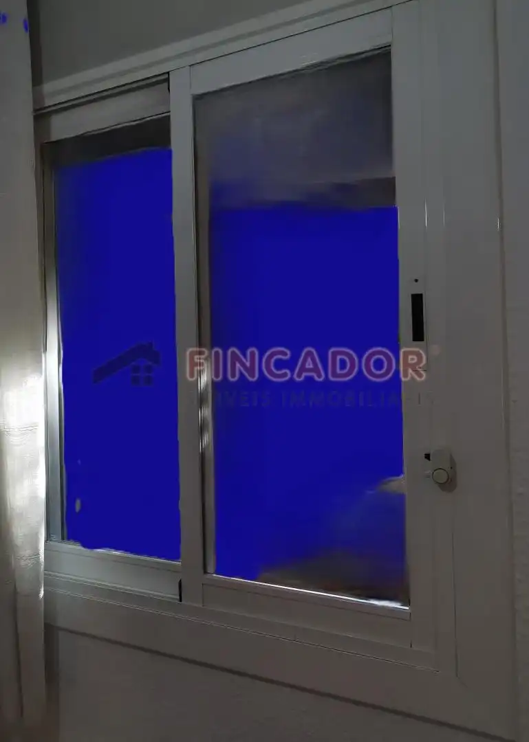 Piso en venta en Cornellà de Llobregat con Calefacción, Parquet y Balcón