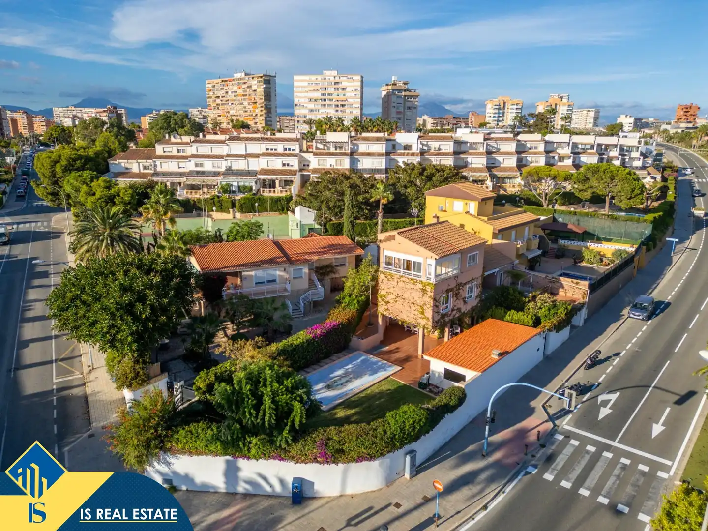 Villa mit Pool zum Verkauf in Playa de San Juan - El Cabo de las Huertas