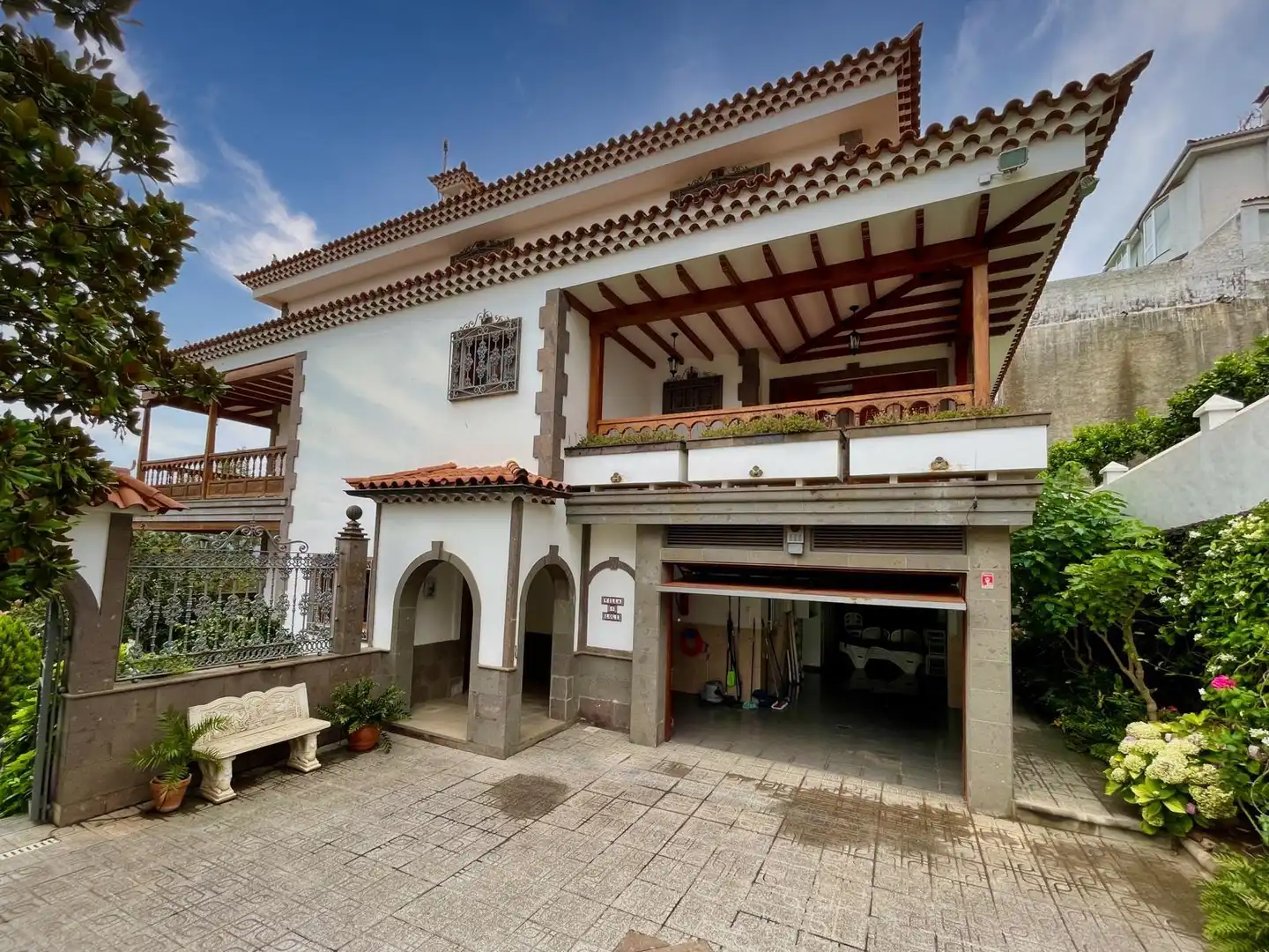 Exterior view of Houses for sale in Santa Brígida  with Terrace, Storage room and Swimming Pool
